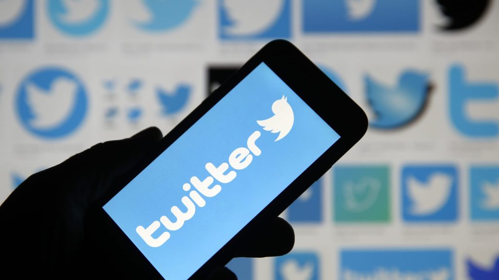 Twitter, Bank of America, Charles Schwab ve daha fazlası