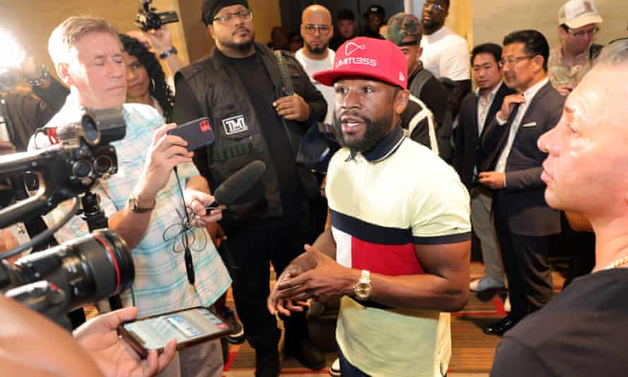 Floyd Mayweather, EthereumMax'i tanıttığı için dava edildi.