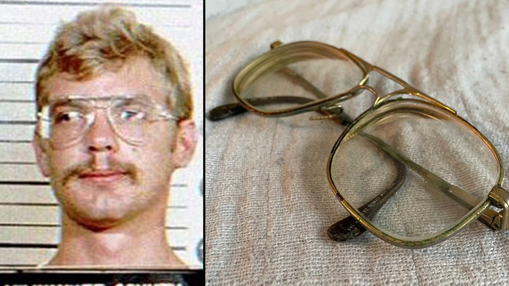 Jeffrey Dahmer hapishane gözlükleri 150 bin dolara satılıyor