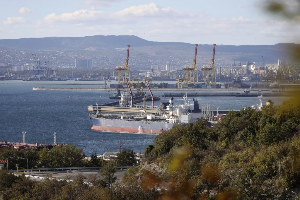 Group of Seven, Rus petrolünün fiyatını varil başına 60 dolarla sınırlayan Avrupa Birliği’ne katıldı